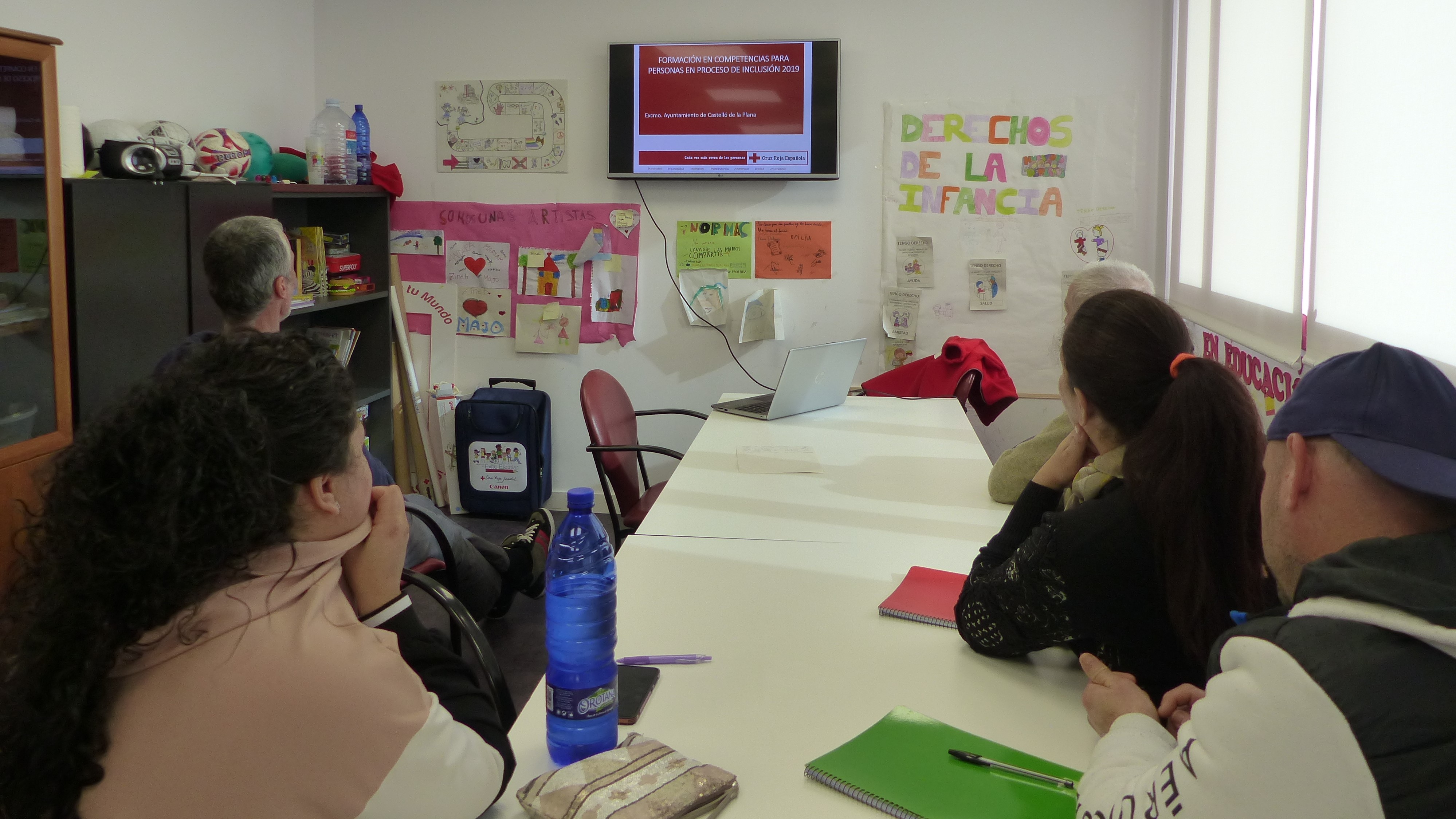 Cruz Roja forma en competencias psicosociales a 334 personas en riesgo de exclusión en Castelló