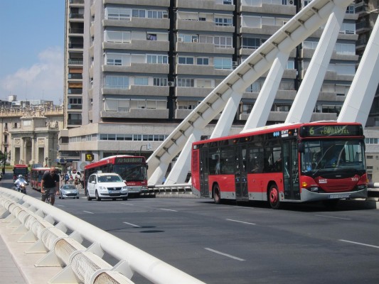 El Ayuntamiento recibe 7,5 millones de ayuda para transporte a través de la Autoridad Metropolitana 