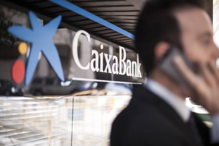 CaixaBank abre un plan de prejubilaciones voluntarias para un máximo de 376 empleados