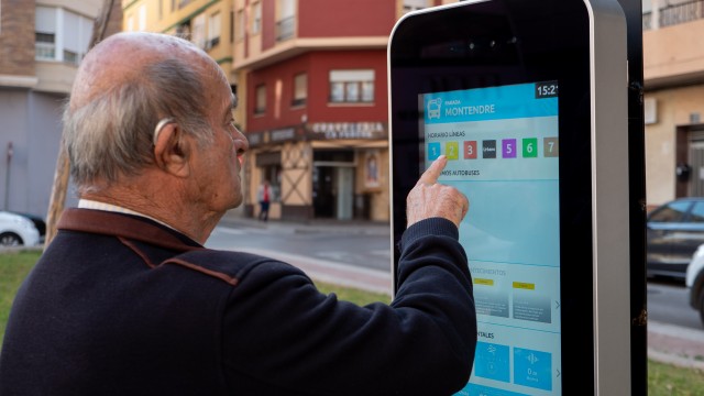 Onda instala una marquesina inteligente en su apuesta por constituirse como ‘smart city’