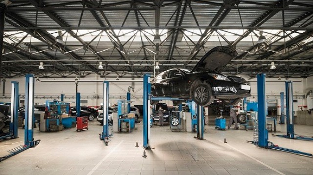 Guía para reducir accidentes laborales en el sector de la automoción