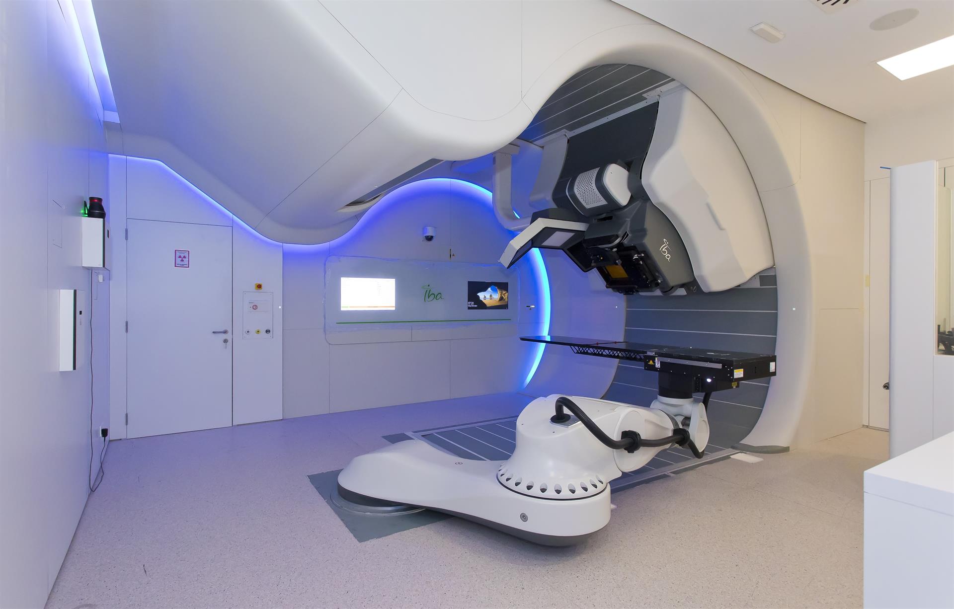 Tratan al primer paciente en España con terapia de protones
