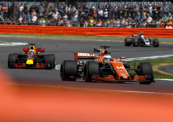 Alonso abandona por un problema en su McLaren Honda

