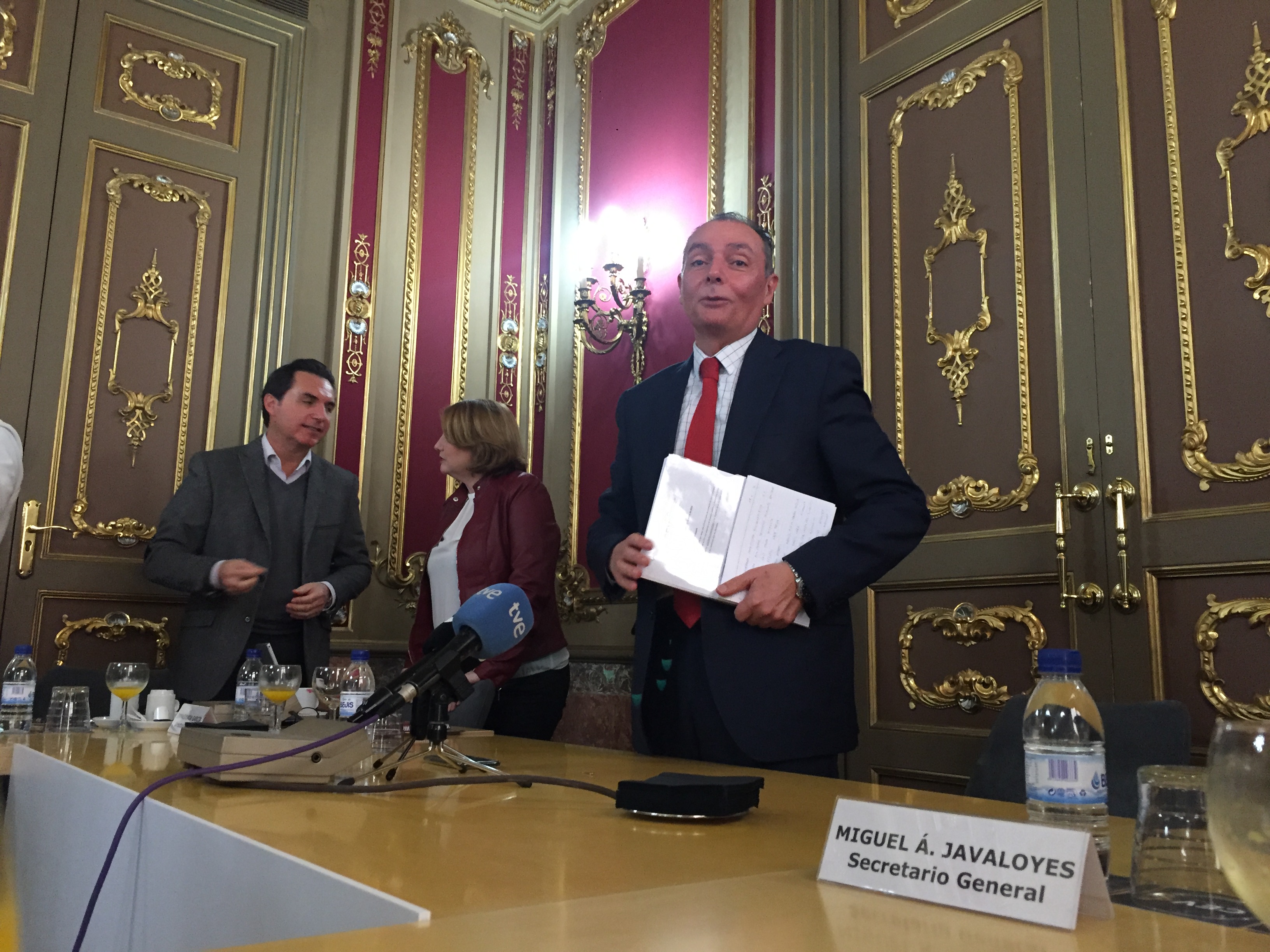 La CEV amenaza al Gobierno con otra manifestación si no cumple la promesa de reformar la financiación

