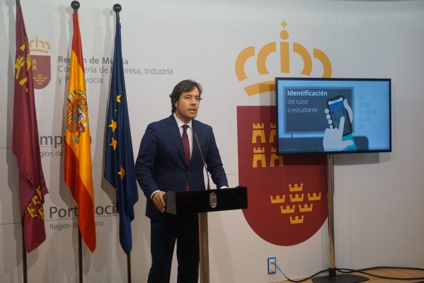 El SEF sustituye las firmas de asistencia a los cursos por una aplicación de móvil