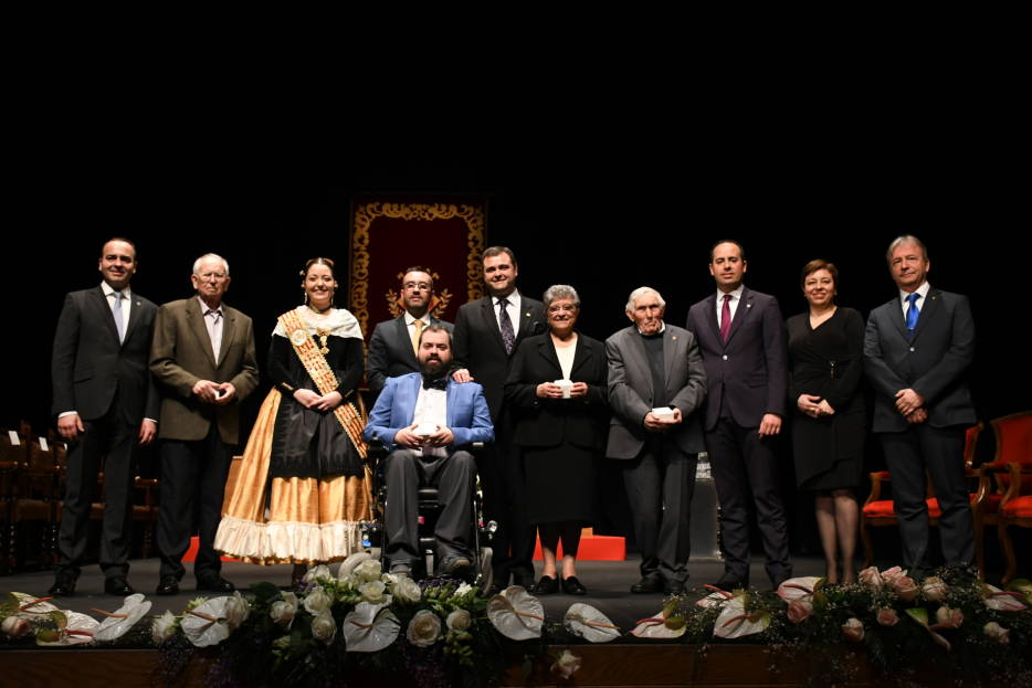 Vila-real premia al ‘Sirero’, Paulino Perona, 'Poble', Manuel Arrufat, Cecilia
Llorens y Dolores Jordá
