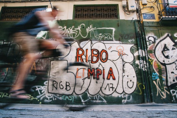 'Respeta València': La campaña de Patrimonio contra el vandalismo