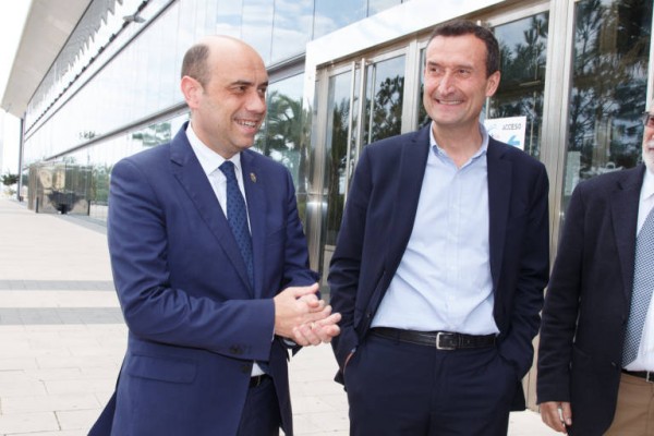 Echávarri 'frena' la alternativa en Alicante; González, con problemas en Elche