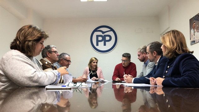 Los alcaldes del PP piden que el Gobierno central asuma el coste de las obras de las desaladoras