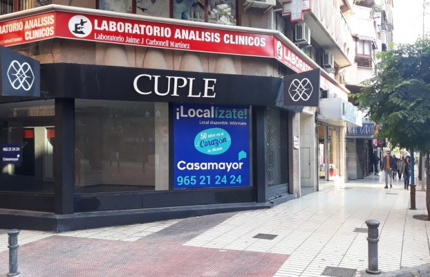 Cuplé reordena su presencia física en Alicante: cierra en Gadea y abre en la zona de Playas