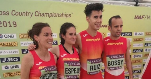 El atleta del Playas Víctor Ruiz bate el récord de España de 2.000 metros obstáculos en sala