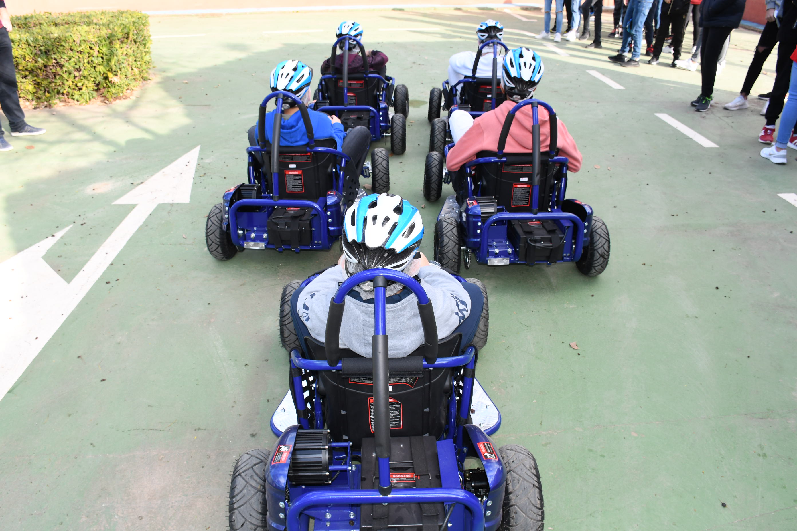 El parque de educación vial de Vila-real incorpora cinco karts eléctricos cedidos por Grúas Tomás 