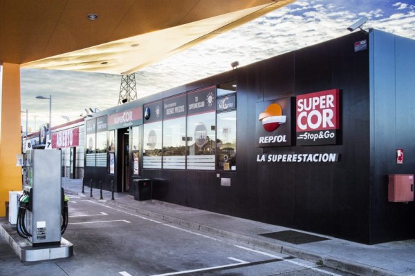 La alianza entre Repsol y El Corte Inglés, viento en popa con 352 tiendas abiertas en 2019