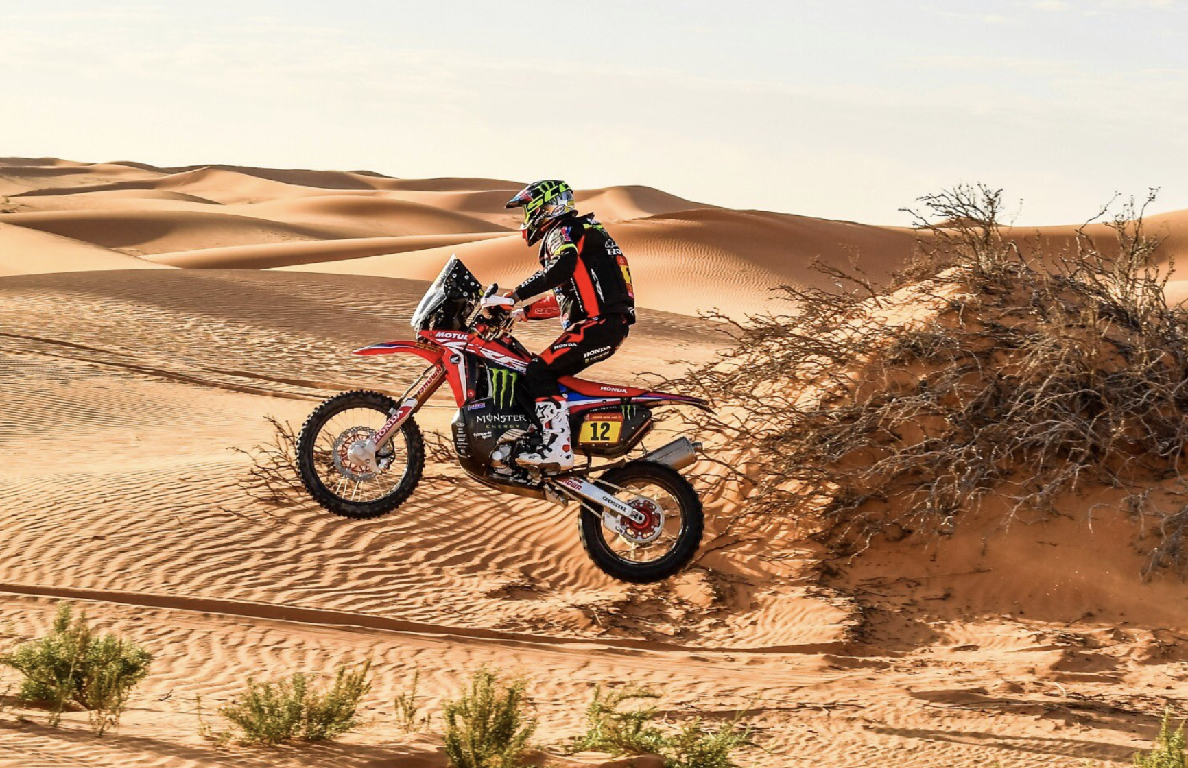 Triunfos de Barreda en motos y de Sainz en coches en una séptima etapa de luto en el Dakar