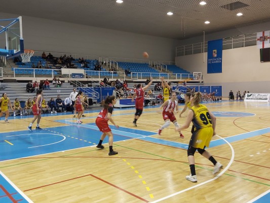 Picken Claret cae ante un Almería que fue por delante en el marcador desde el inicio