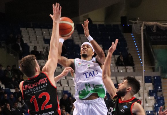 El TAU Castelló deja escapar vivo al Mallorca y cae a cinco segundos del final (78-76)