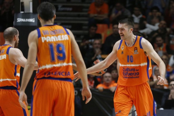 Valencia Basket persigue sin éxito al Olympiacos