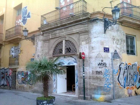 Cinco meses con las obras paralizadas en dos hoteles del centro de València
