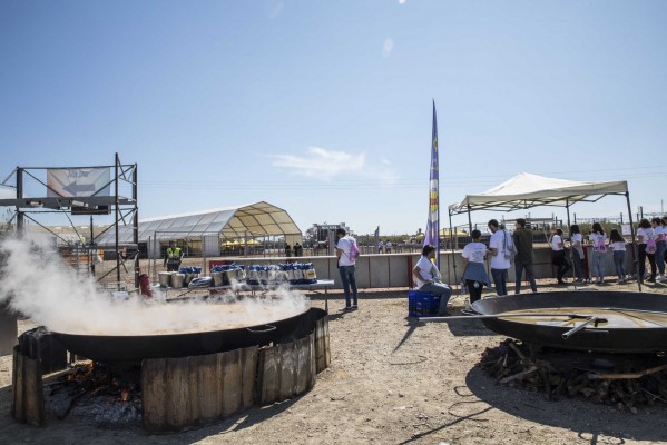 La nuevas paellas universitarias buscan enterrar su “controvertido” pasado y reduce un 60% el aforo