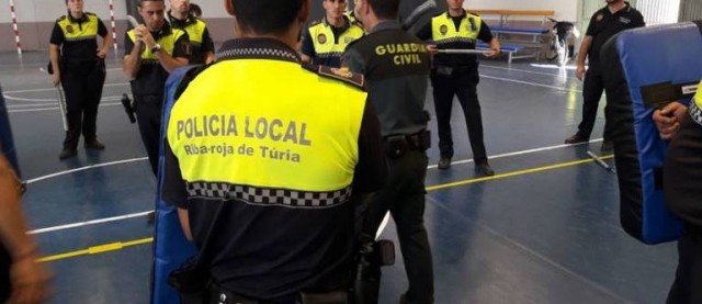 La Generalitat y FVMP acuerdan el procedimiento de regulación de los policías locales interinos