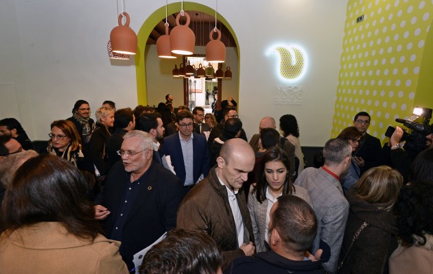 Las estaciones del año y la huerta visten la oficina de ‘Murcia Capital Gastronómica' del Romea
