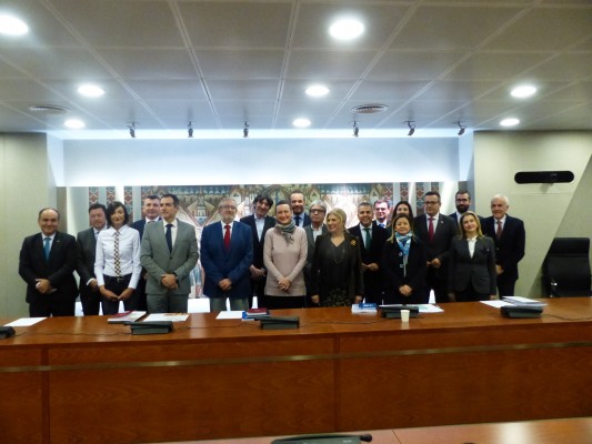 Ciudadanos escenifica en la Asamblea la crisis de confianza en el Gobierno