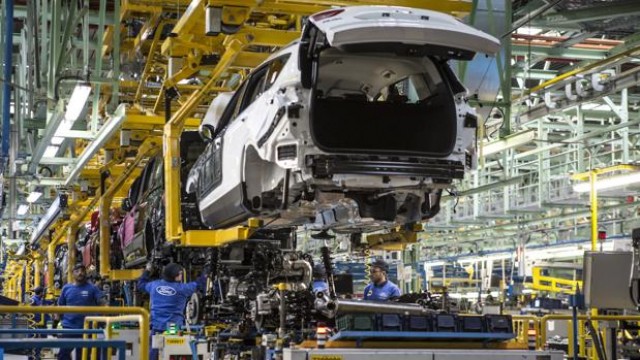La producción industrial paga con caídas los descensos del consumo tras dos meses al alza