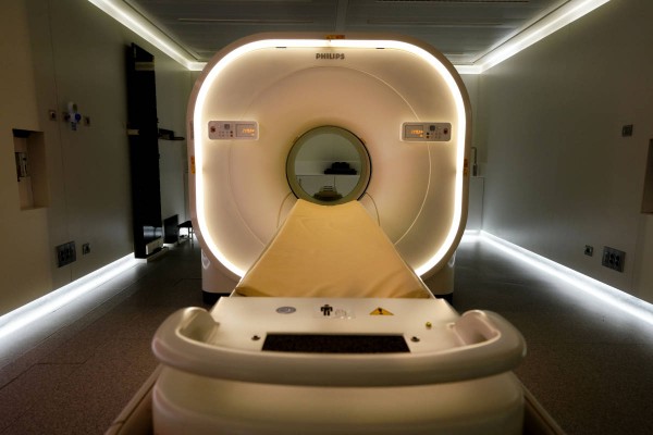 El General prepara la reversión del servicio de Radioterapia y Medicina Nuclear que presta Eresa