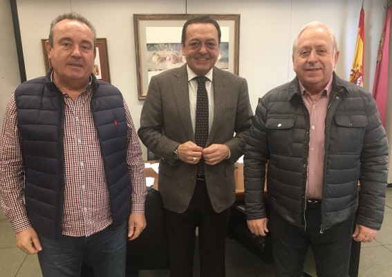 Croem y sindicatos coinciden en dar prioridad al diálogo social