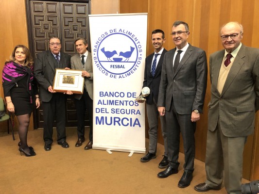 El Banco de Alimentos premia a Hero y Portavoz por su colaboración con la ONG