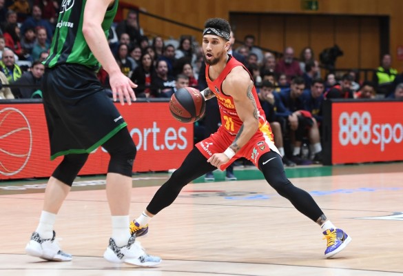 Booker ve en Sito Alonso a 