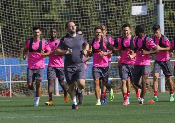 El Levante vuelve al trabajo y prepara el primer amistoso ante La Nucía