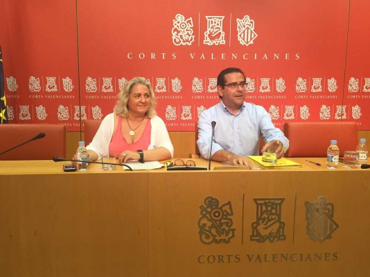 La batalla lingüística entre el PPCV y el Consell suma un nuevo frente