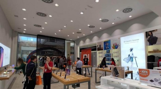 El gigante de la electrónica Xiaomi aterriza en Gran Vía de Alicante con su tienda 49 en España