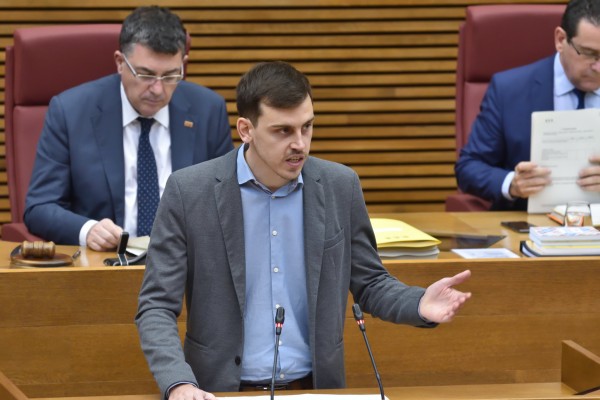Unides Podem quiere que las casas de apuestas estén a un kilómetro de los colegios