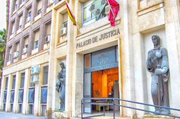 Defensa tendrá que pagar los gastos médicos de un niño que quedó inconsciente tras una caída