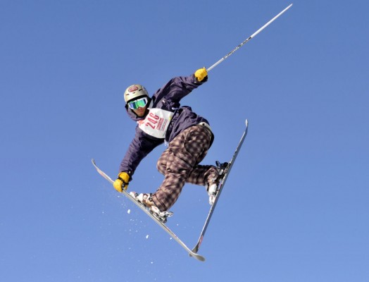 Les Pyrénées: Javier Liso participa en la Copa del Mundo de Ski Freestyle en Font-Romeu Pyrénées 2000
