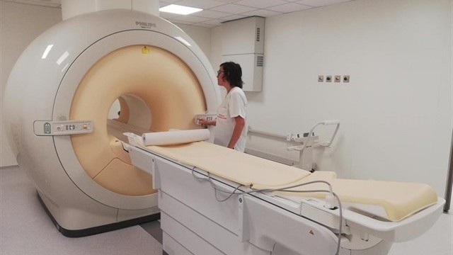 Urdecón y Radytec harán las obras en la Arrixaca para acoger la donación de Amancio Ortega