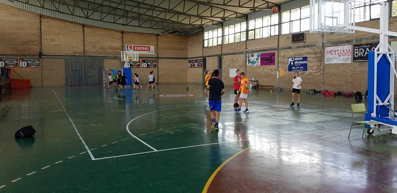 Las pistas deportivas del colegio La Salle. - 