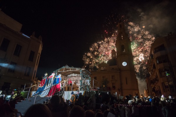 Noche de Reyes: nuevos itinerarios, adoraciones, antorchas 'led'... y mucha ilusión
