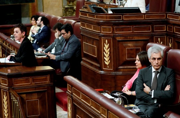 Polarización, bronca y la sombra del 'tamayazo' marcan la investidura aplazada de Sánchez 