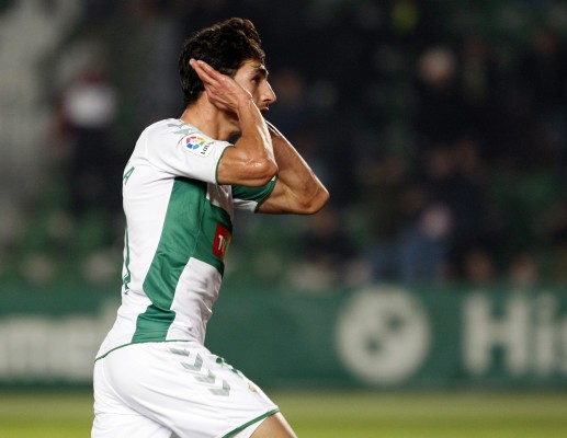 Pere Milla rescata a un Elche gris