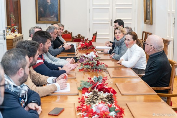 El Ayuntamiento cierra un régimen temporal de horas extras para los empleados municipales
