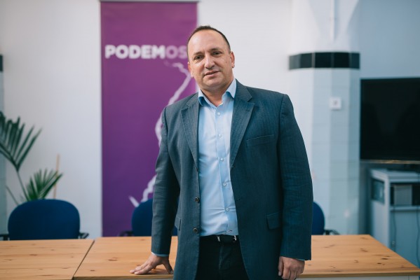 Martínez Dalmau ficha como asesora de Vivienda a una exabogada de la PAH