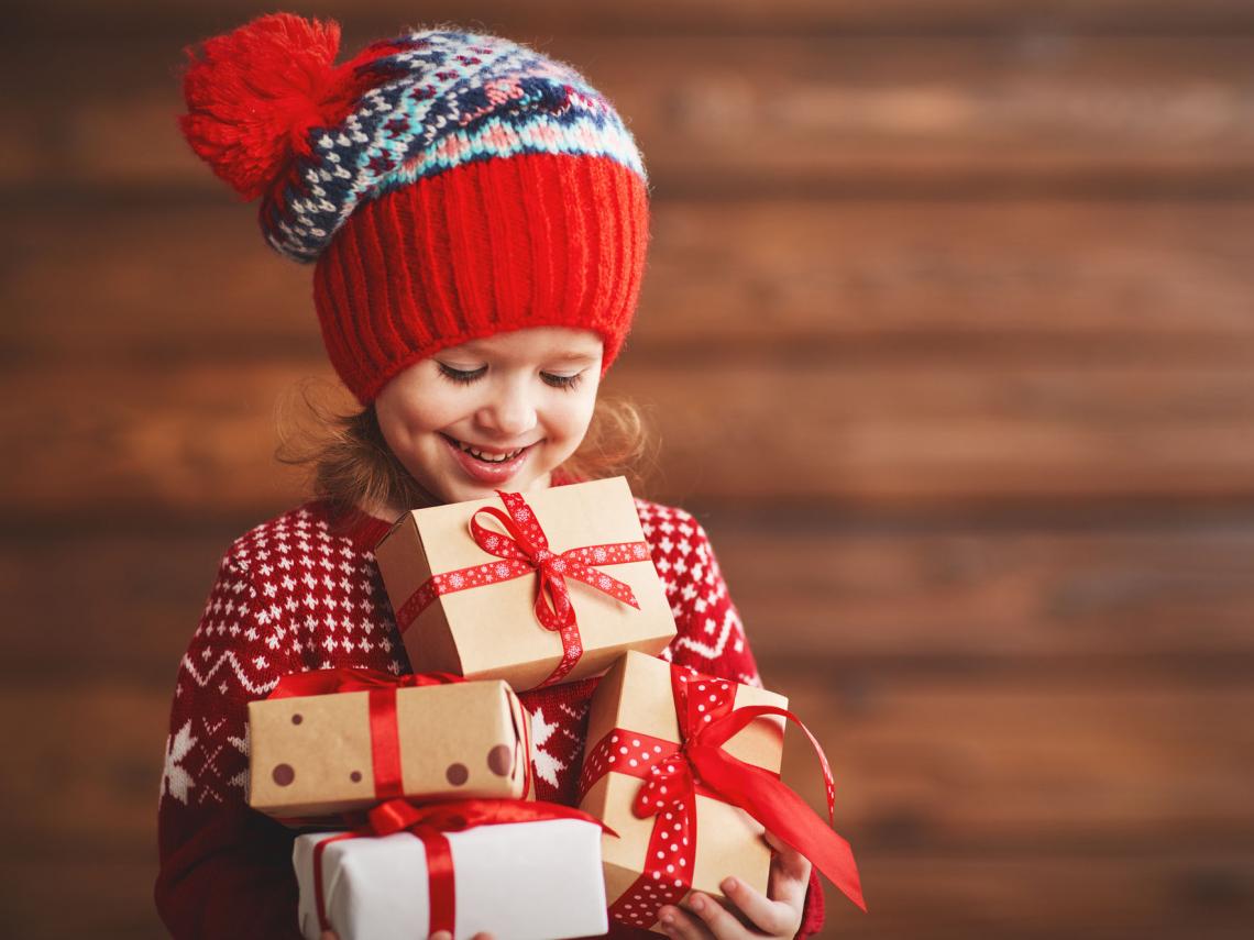 Experta recomienda regalar a los hijos algo que vayan a usar, necesiten, deseen y les sirva