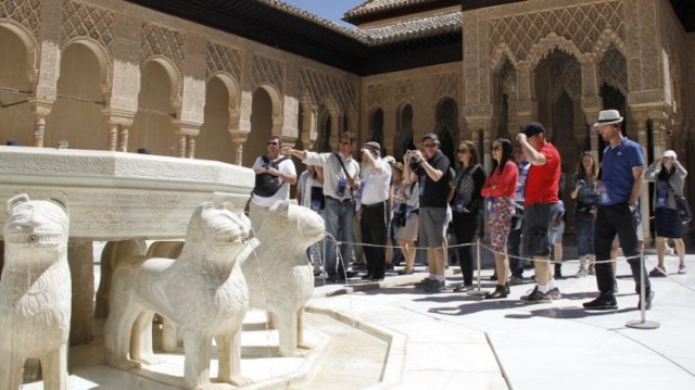 España rozó los 80 millones de turistas hasta noviembre y el gasto subió un 3%