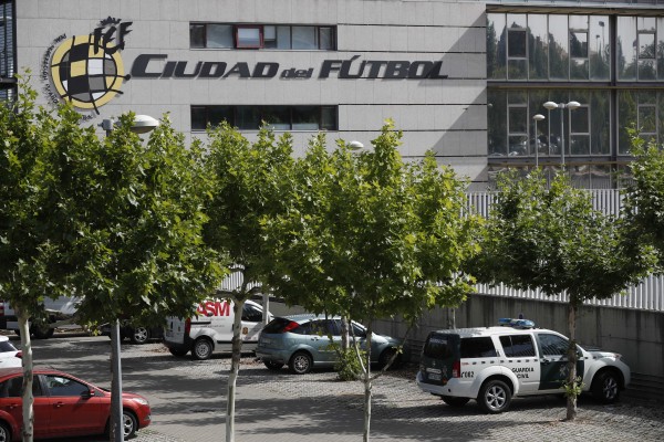 Quién sustituye a Villar en la Junta