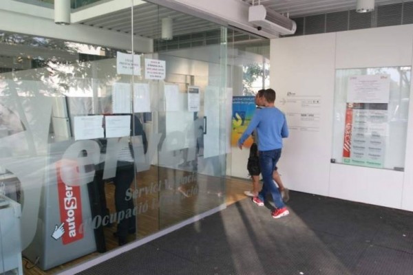 La campaña navideña tira del empleo en Castellón mientras se estanca en industria y construcción