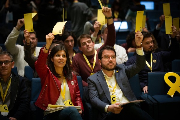 ERC valida el acuerdo con el PSOE y permitirá la investidura de Pedro Sánchez