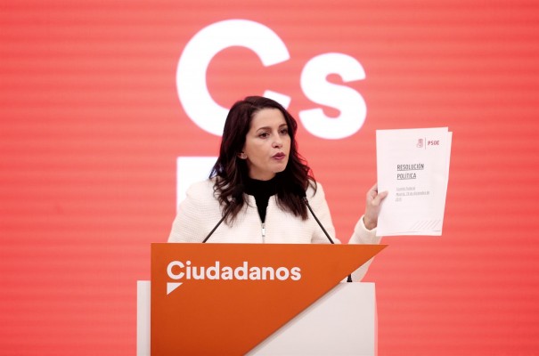 Arrimadas llamará a los barones del PSOE para 